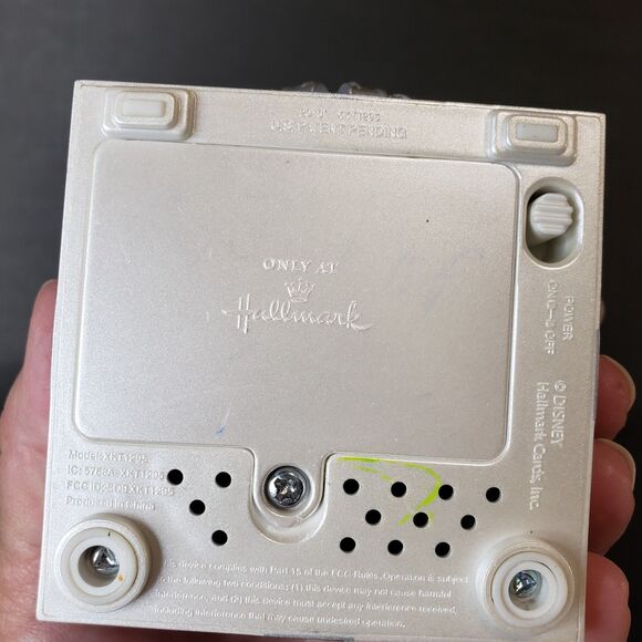 Cute Hallmark Disney Christmas Daisy Duck Playing Flute Music Box - Picture 9 of 10